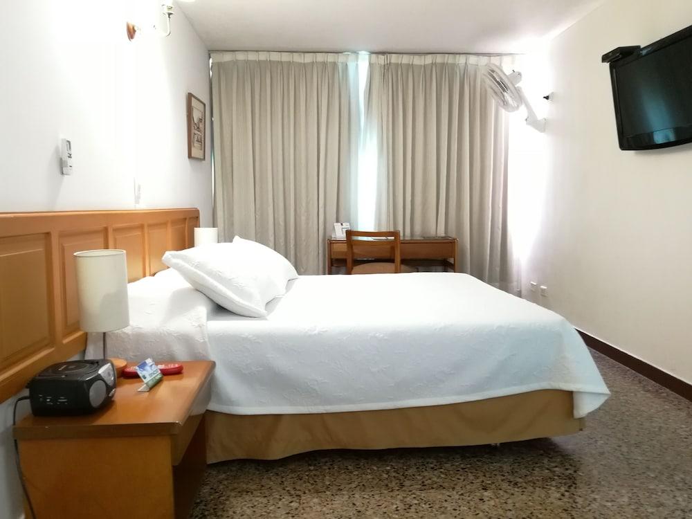 Hotel Villavicencio Plaza Exteriér fotografie