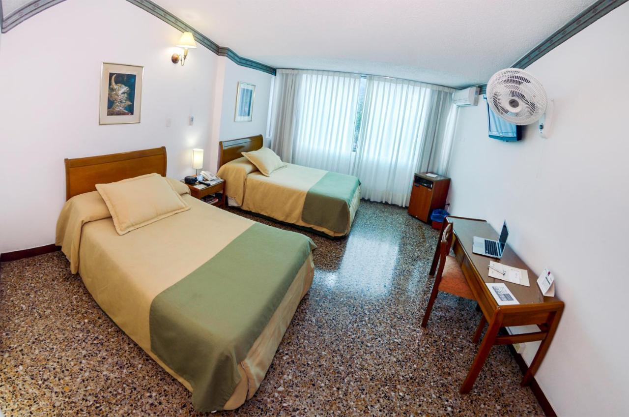 Hotel Villavicencio Plaza Exteriér fotografie